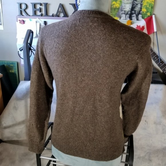 Club Room Argyle 100% LAMBSWOOL V-Neck L/S Top - Picture 3 of 8